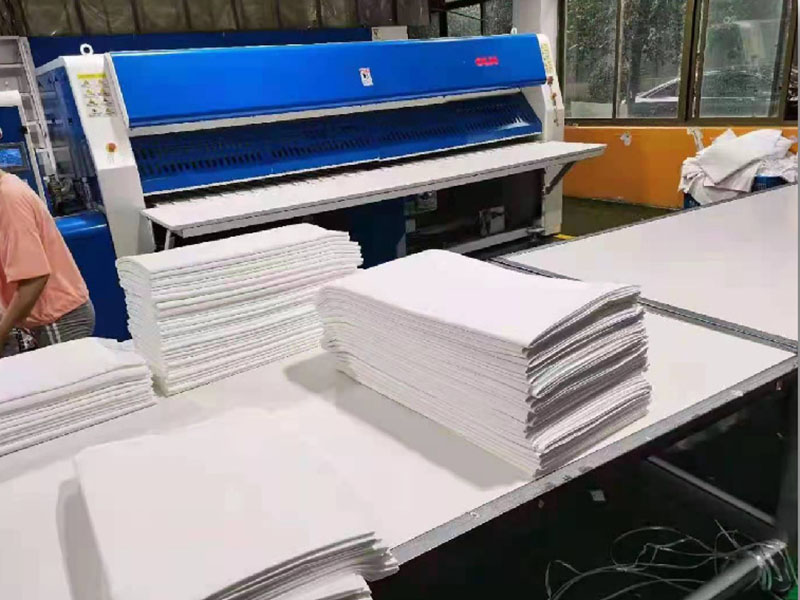 聊城高速熨烫机-01